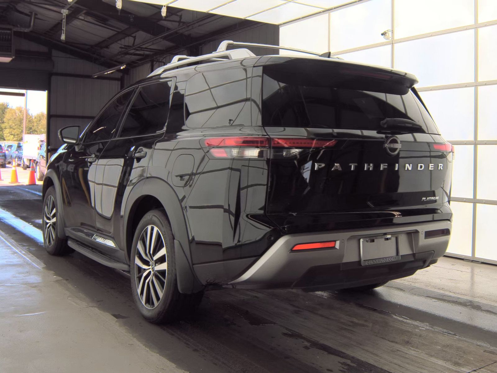 2023 Nissan Pathfinder Platinum FWD