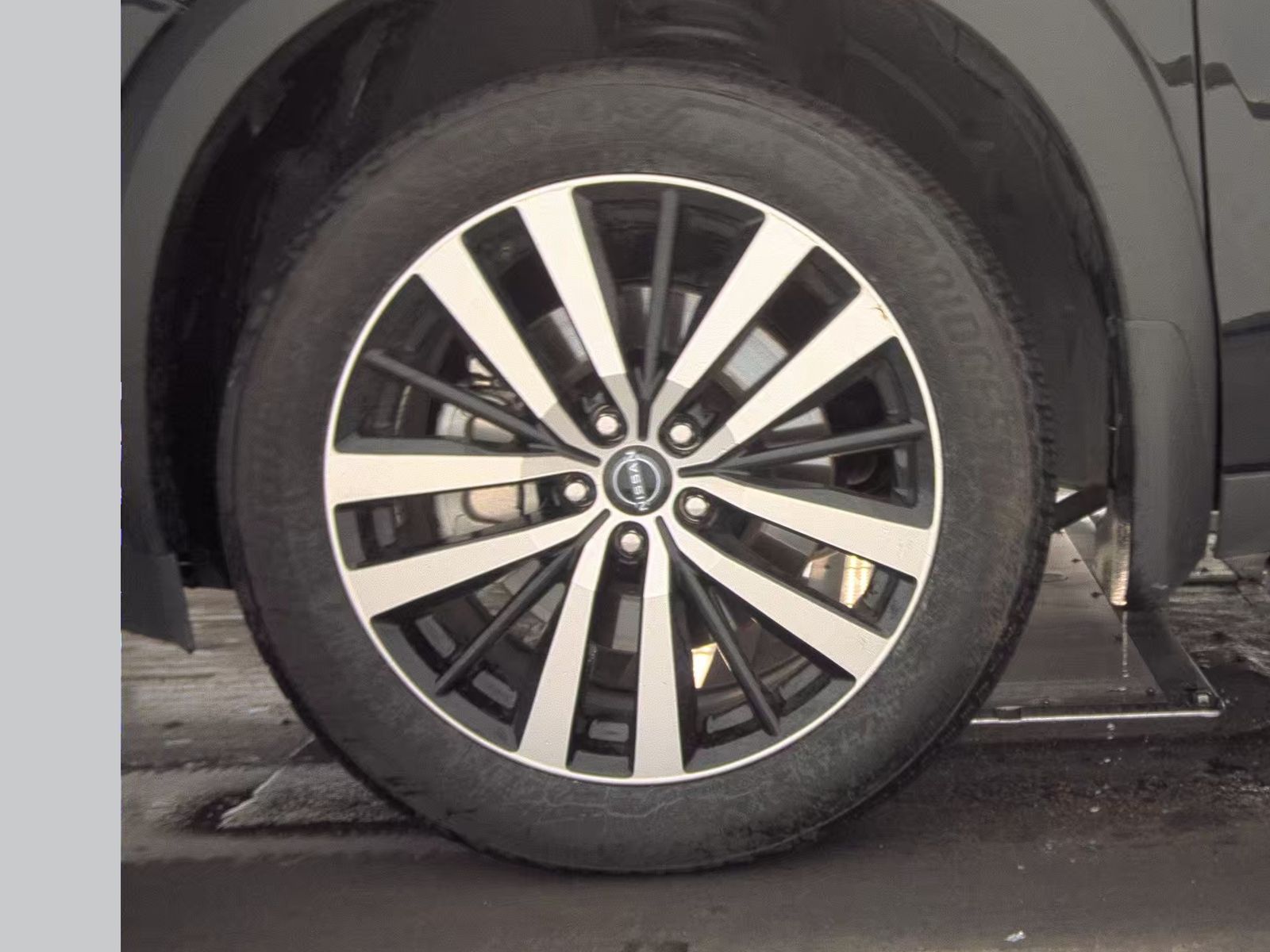 2023 Nissan Pathfinder Platinum FWD