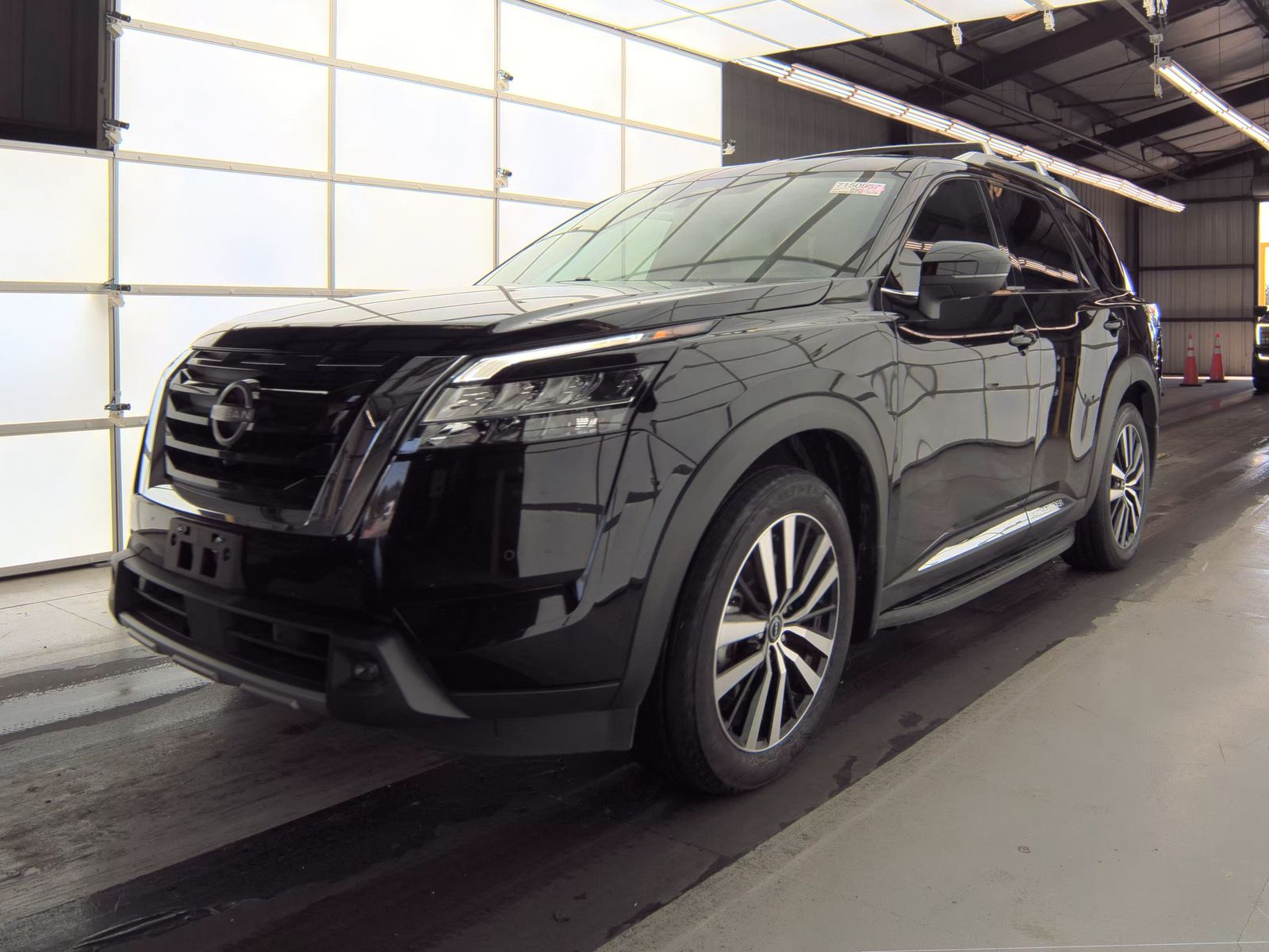 2023 Nissan Pathfinder Platinum FWD