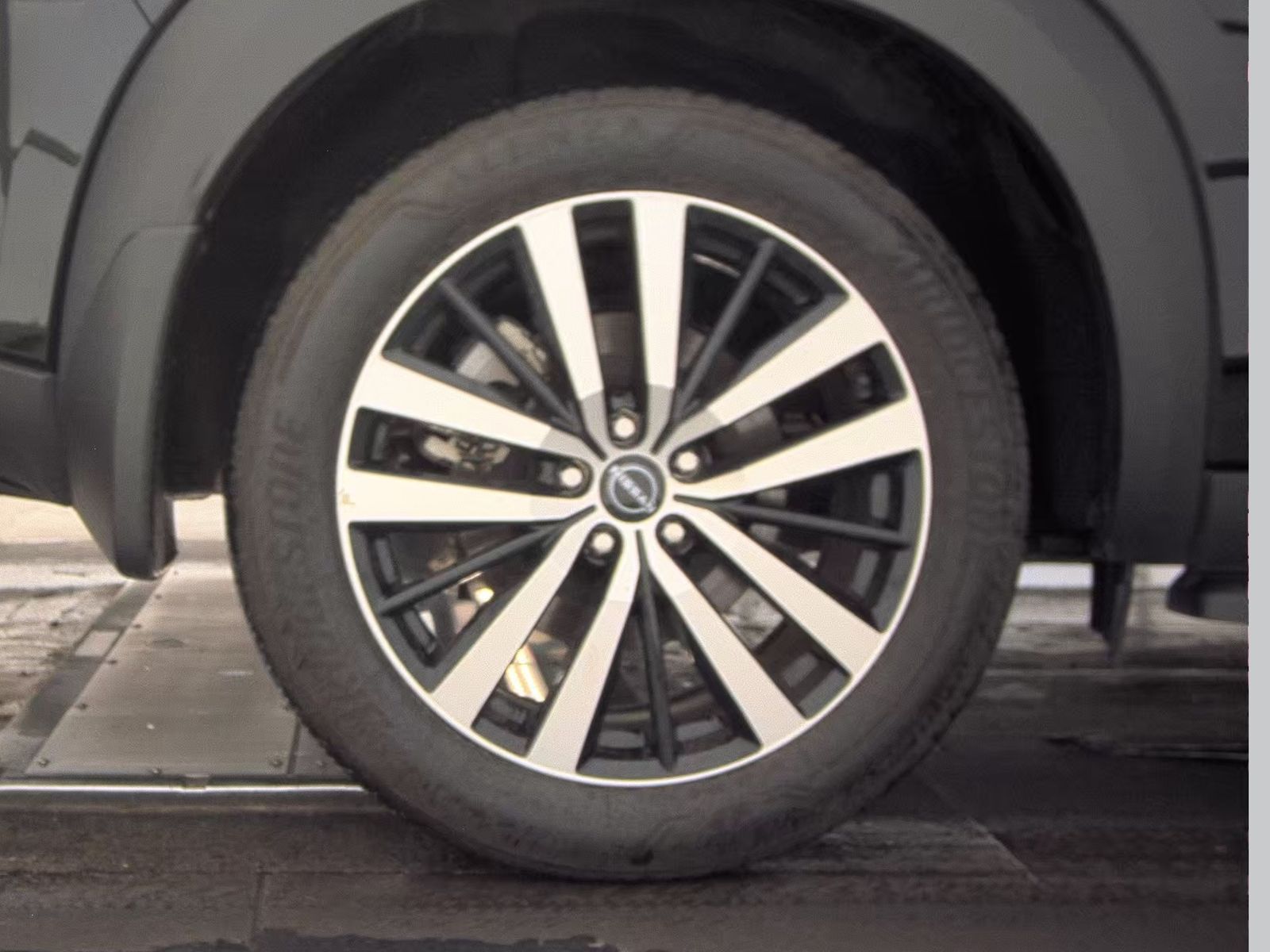 2023 Nissan Pathfinder Platinum FWD