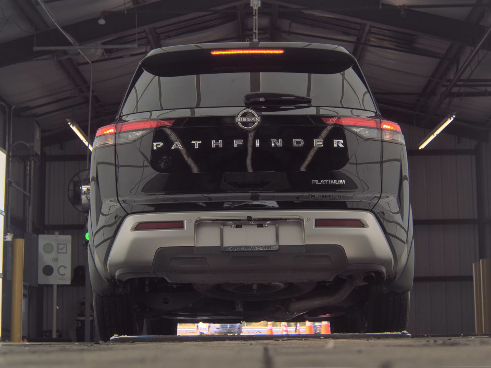 2023 Nissan Pathfinder Platinum FWD