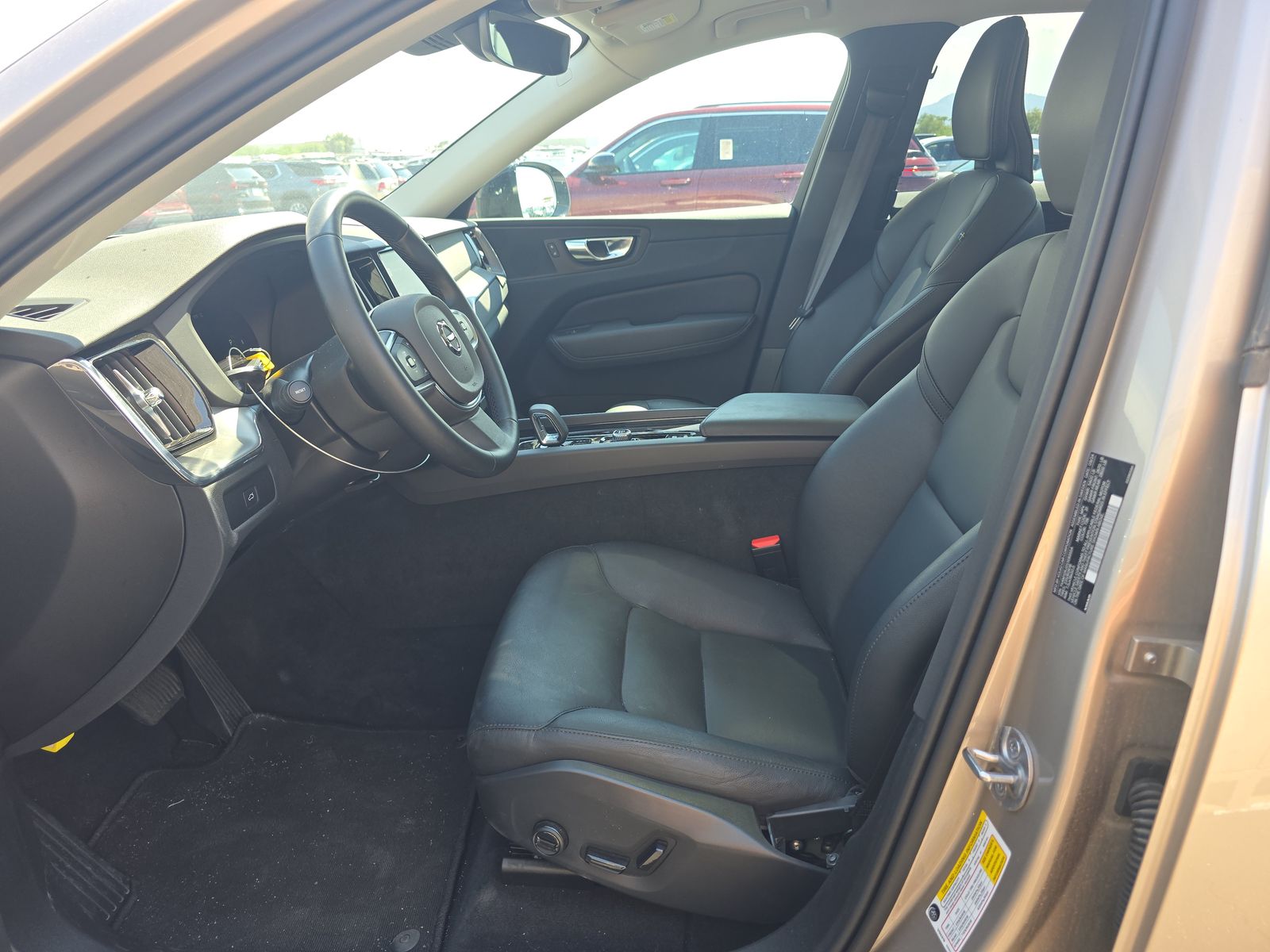 2025 Volvo XC60 B5 Core AWD