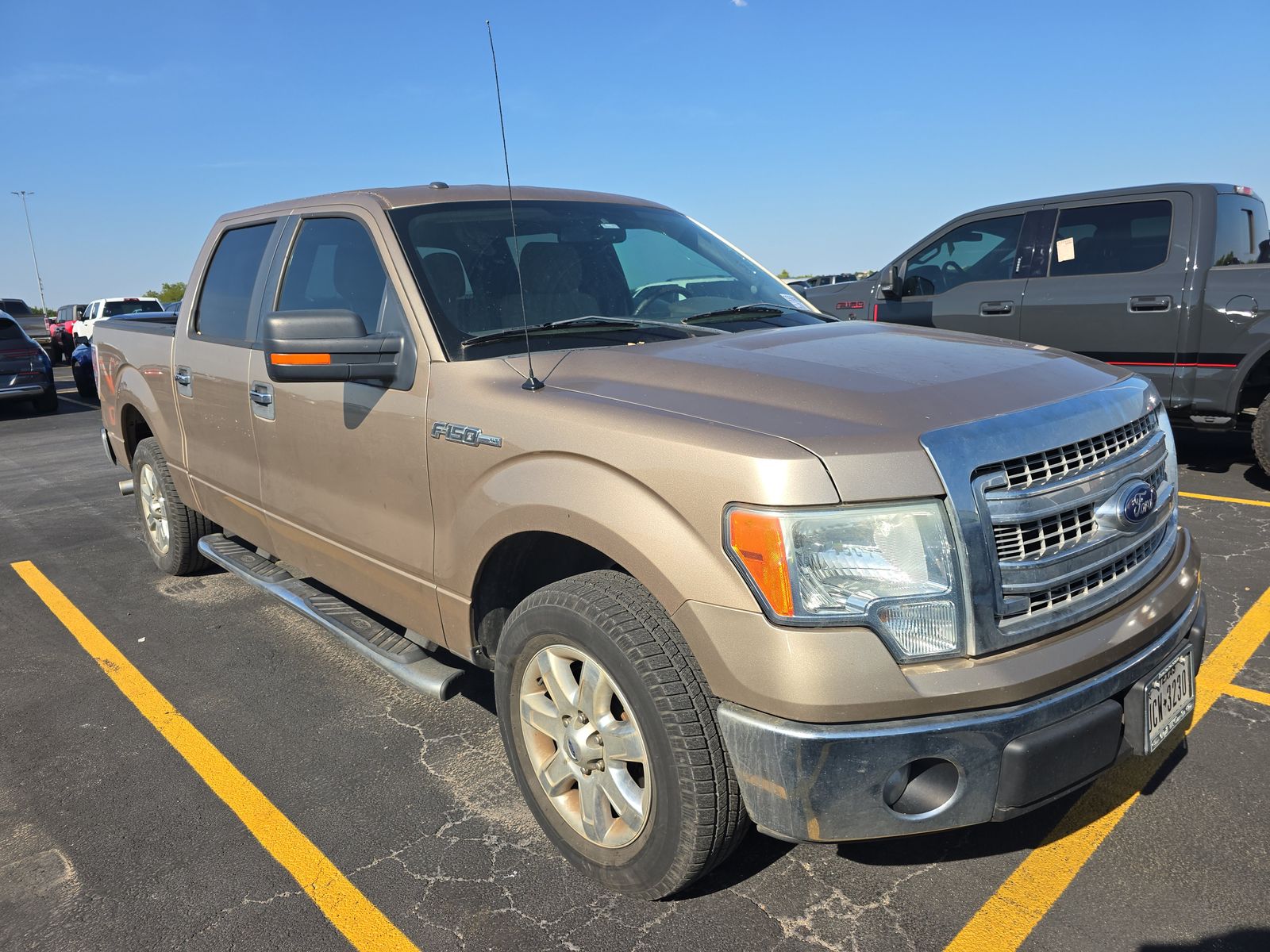 2013 Ford F-150 XLT RWD
