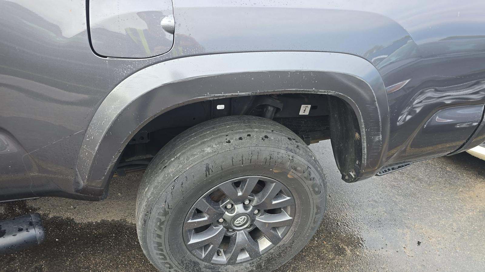 2022 Toyota Tacoma SR5 AWD