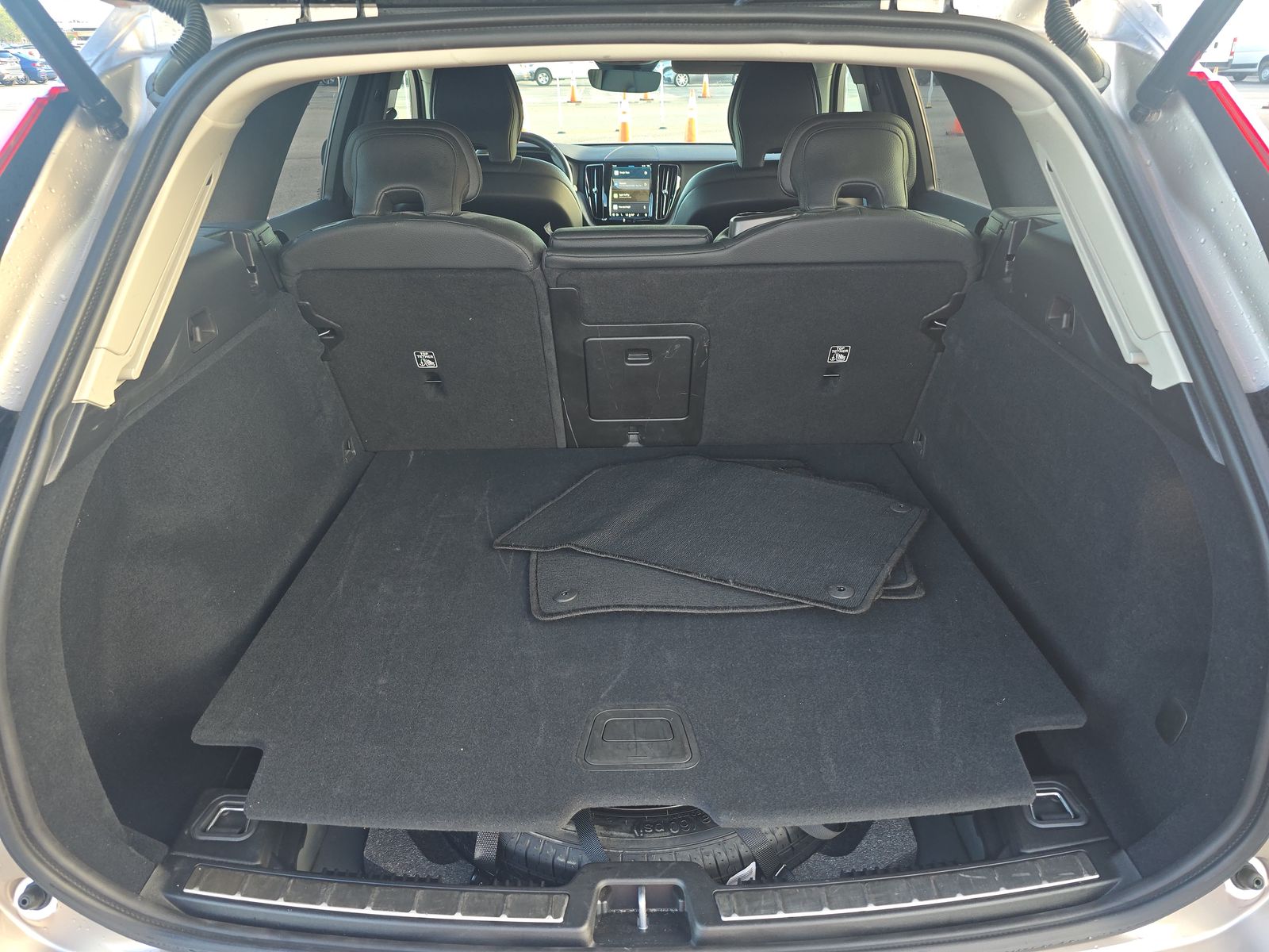 2025 Volvo XC60 B5 Plus AWD