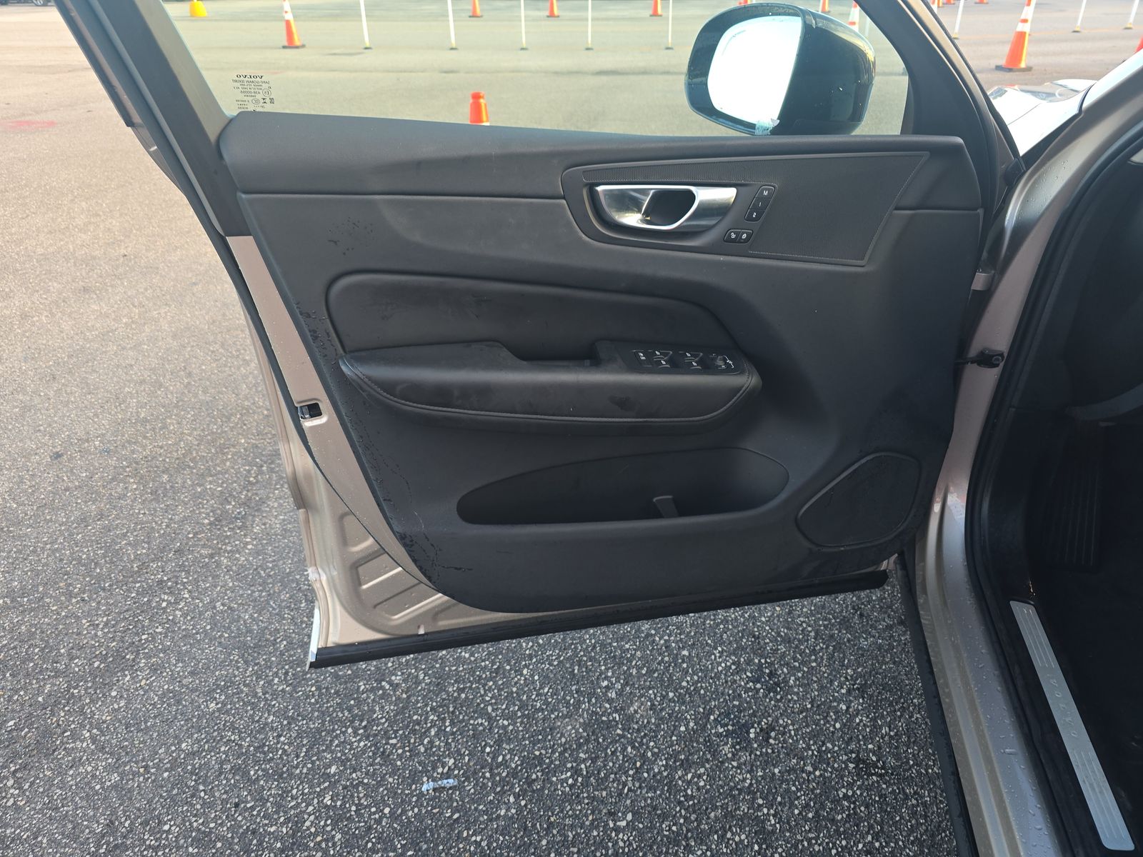 2025 Volvo XC60 B5 Plus AWD