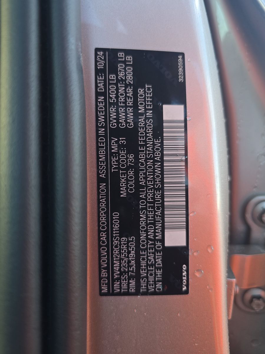 2025 Volvo XC60 B5 Plus AWD