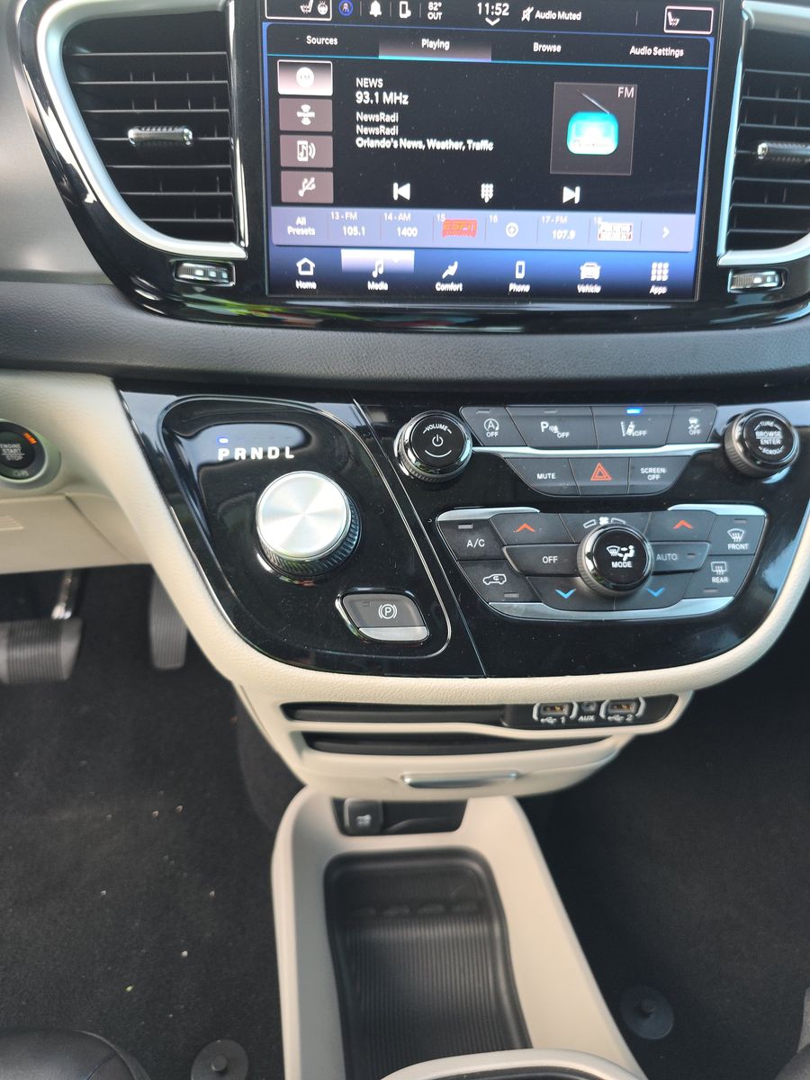 2023 Chrysler Pacifica Touring L FWD