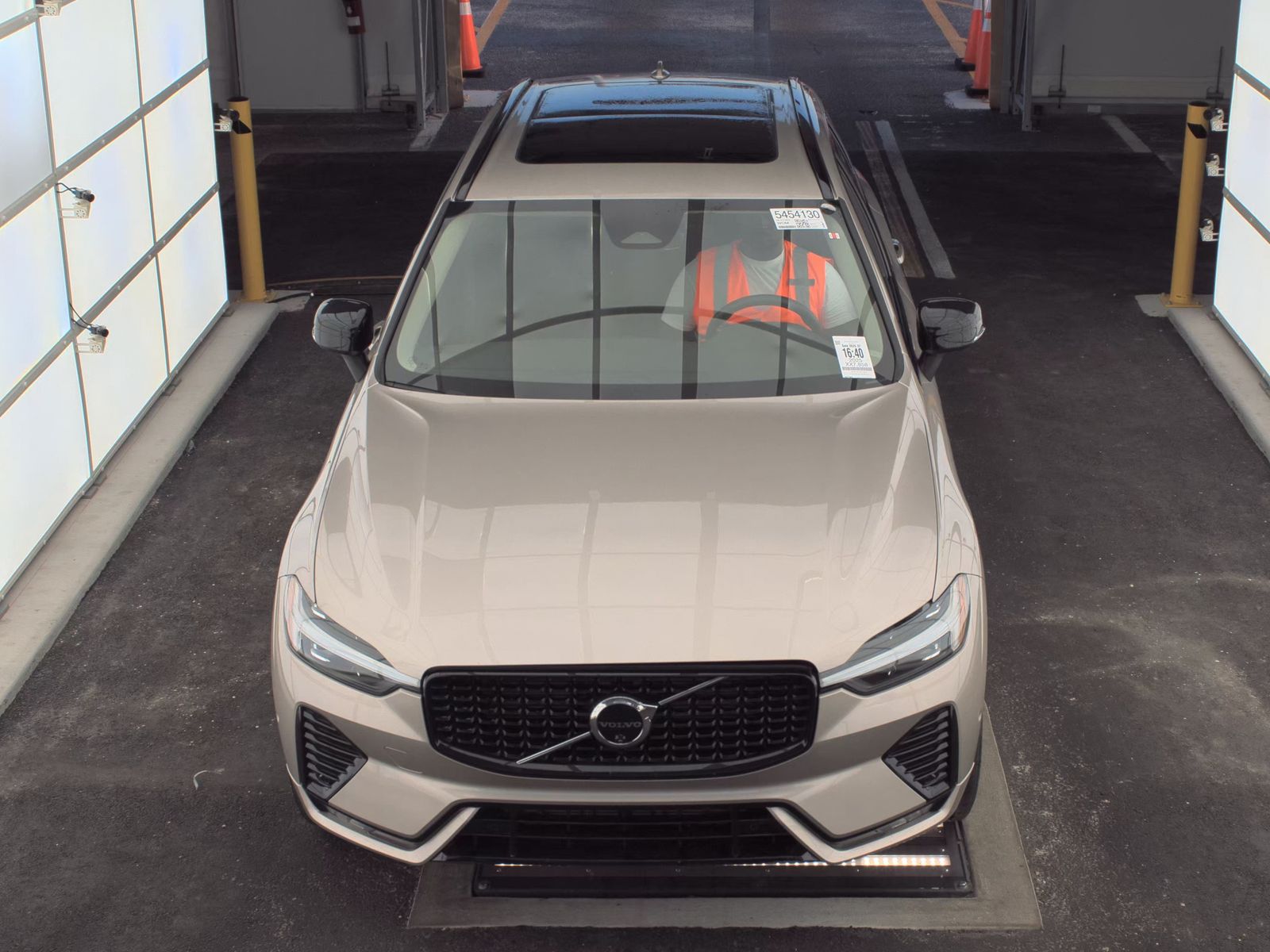 2025 Volvo XC60 B5 Plus AWD