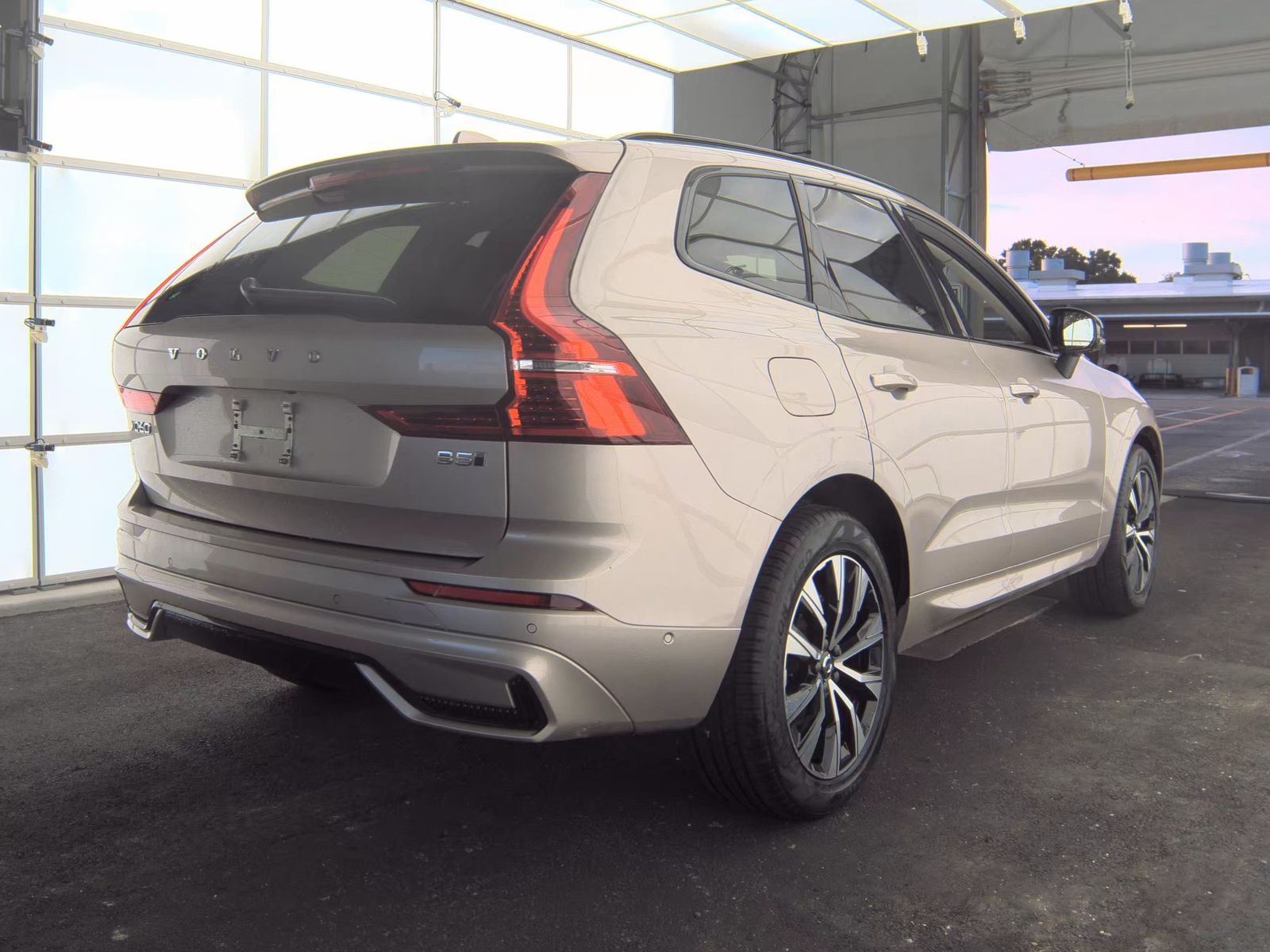 2025 Volvo XC60 B5 Plus AWD