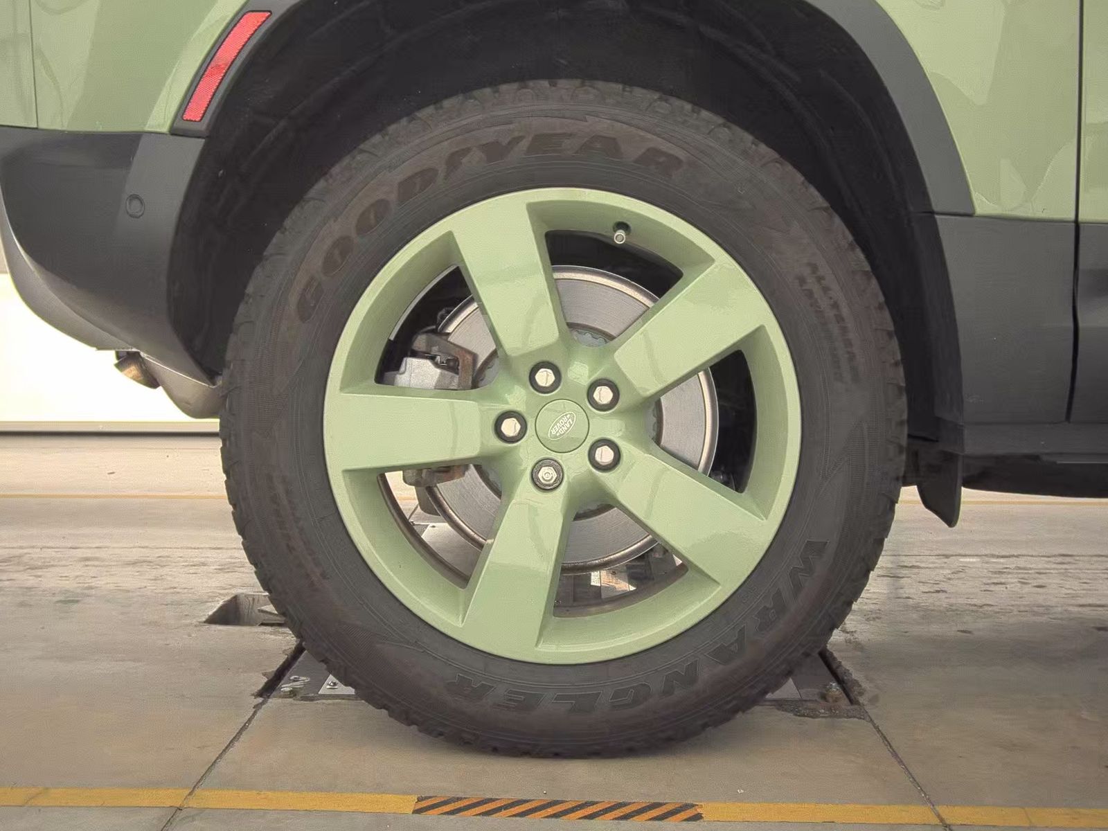 2023 Land Rover Defender 90 75th Limited Edition AWD