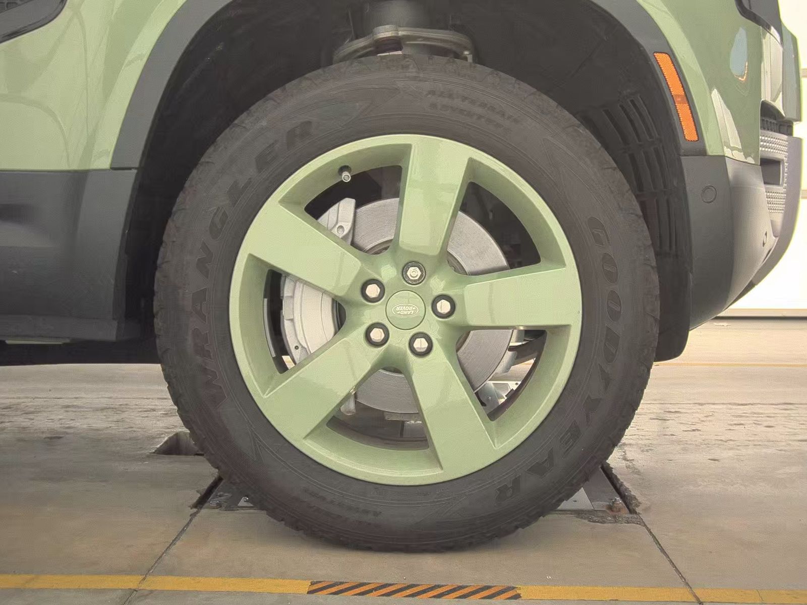 2023 Land Rover Defender 90 75th Limited Edition AWD