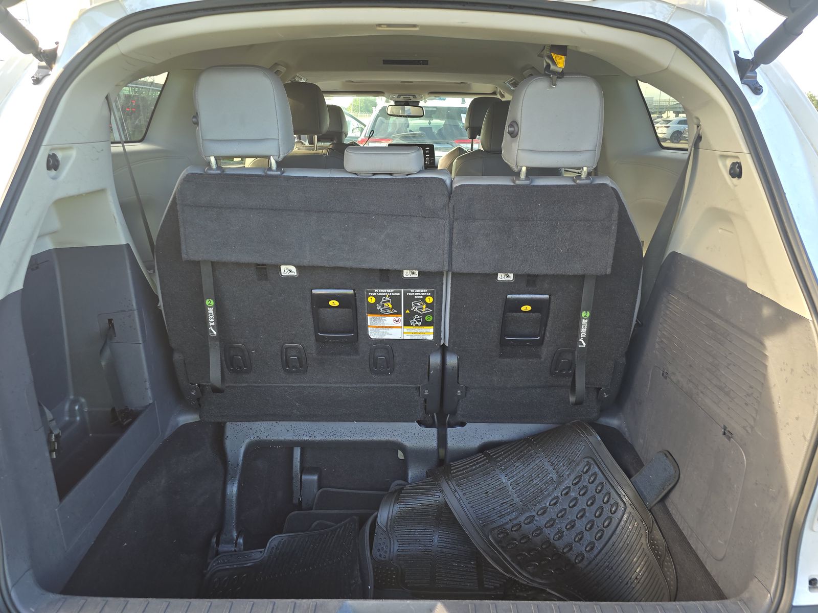 2022 Toyota Sienna XLE FWD