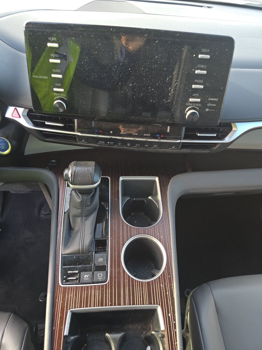 2022 Toyota Sienna XLE FWD