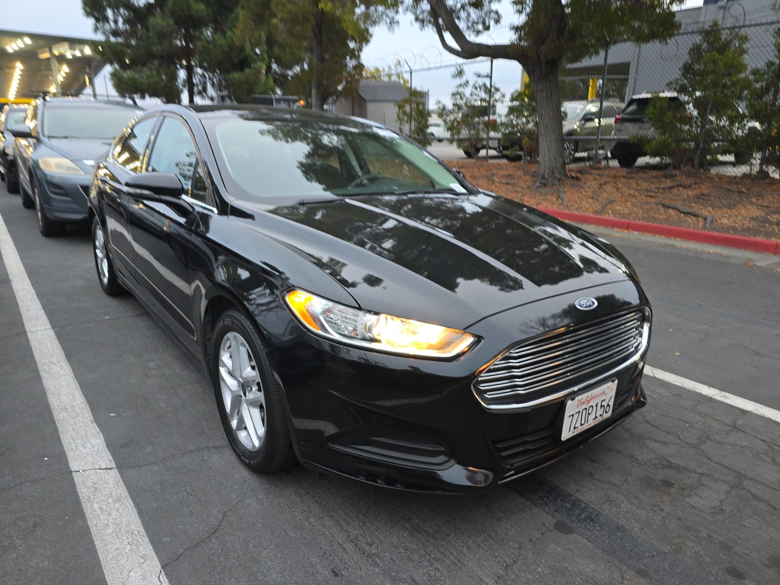 2016 Ford Fusion SE FWD