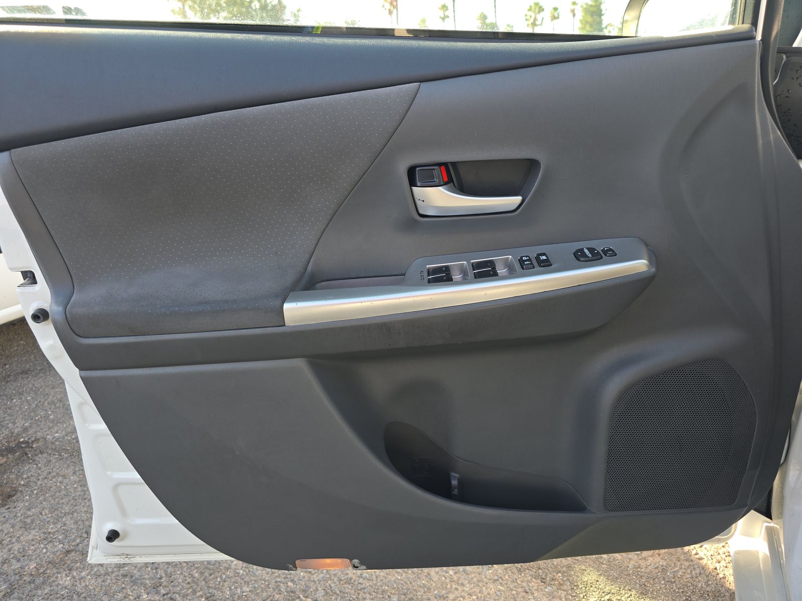 2014 Toyota Prius v Two FWD