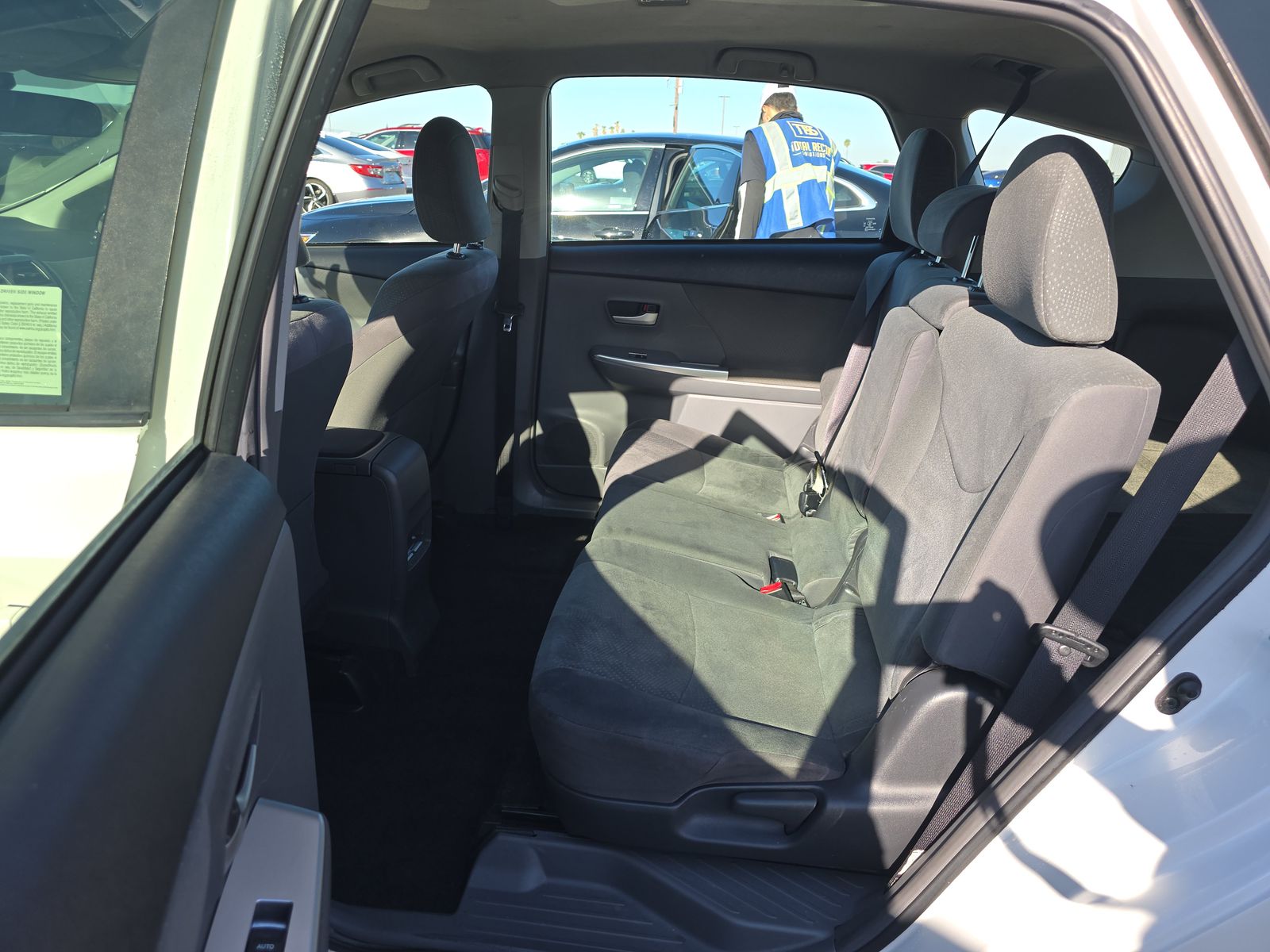 2014 Toyota Prius v Two FWD