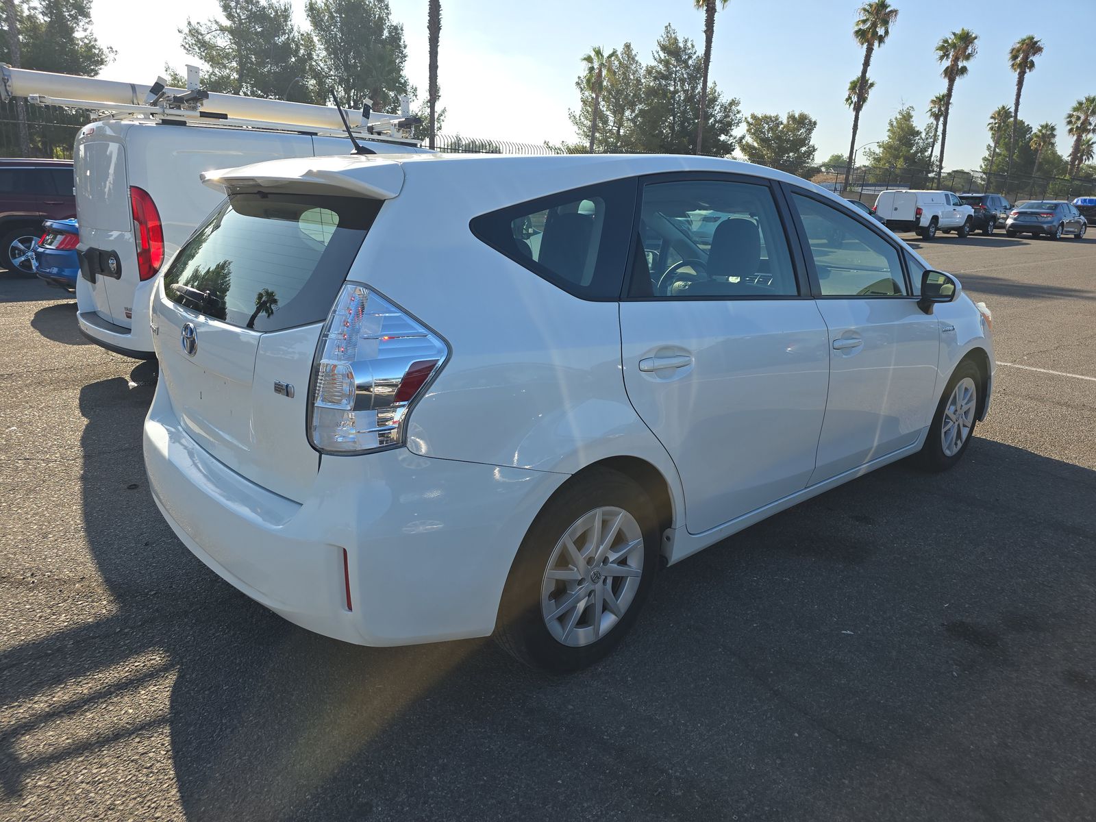 2014 Toyota Prius v Two FWD