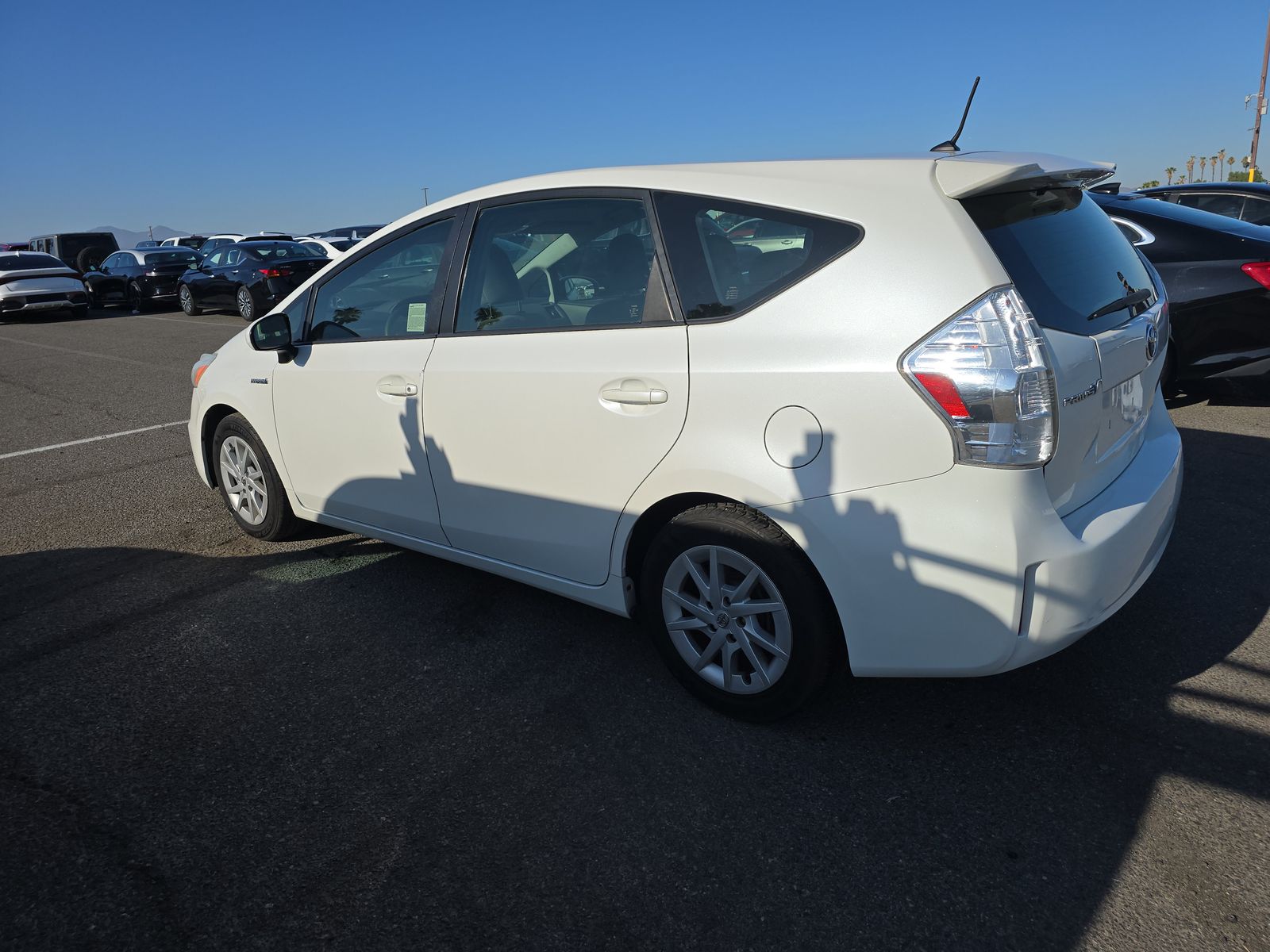 2014 Toyota Prius v Two FWD