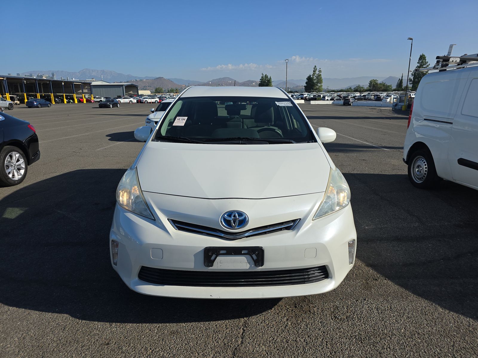 2014 Toyota Prius v Two FWD
