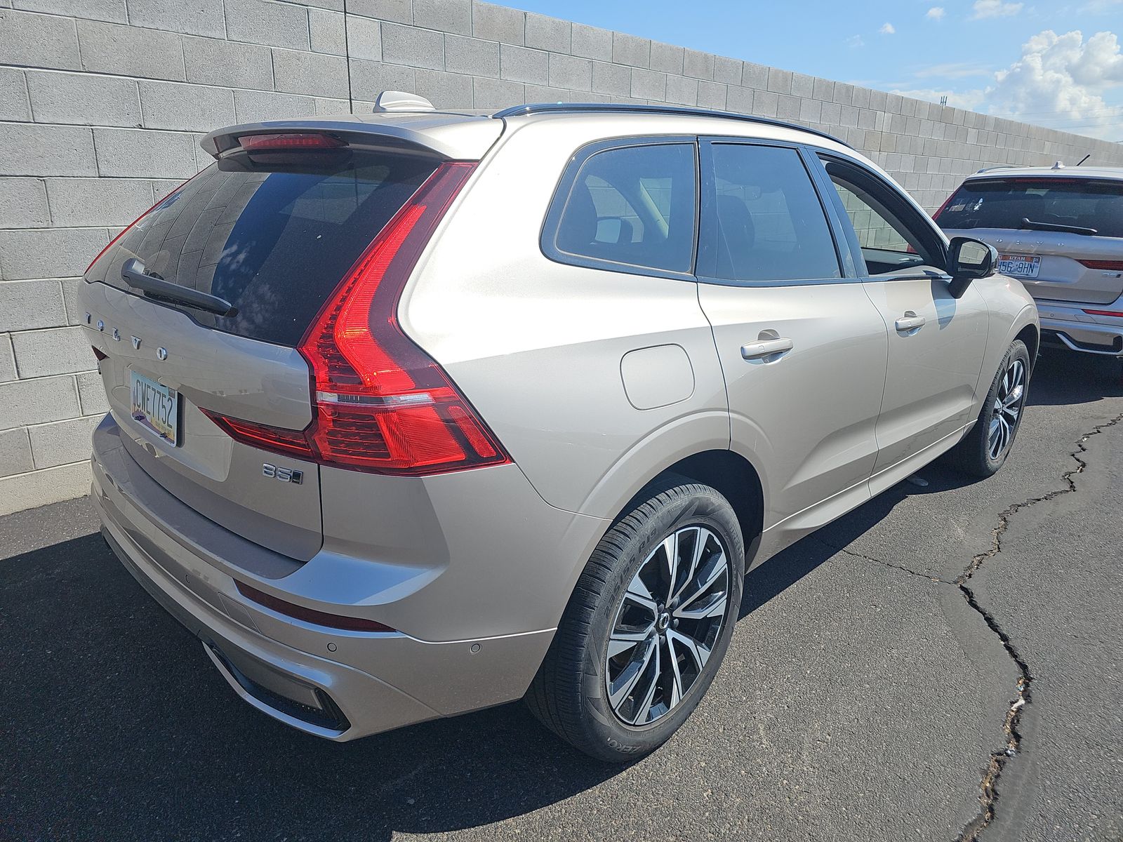 2025 Volvo XC60 B5 Plus AWD