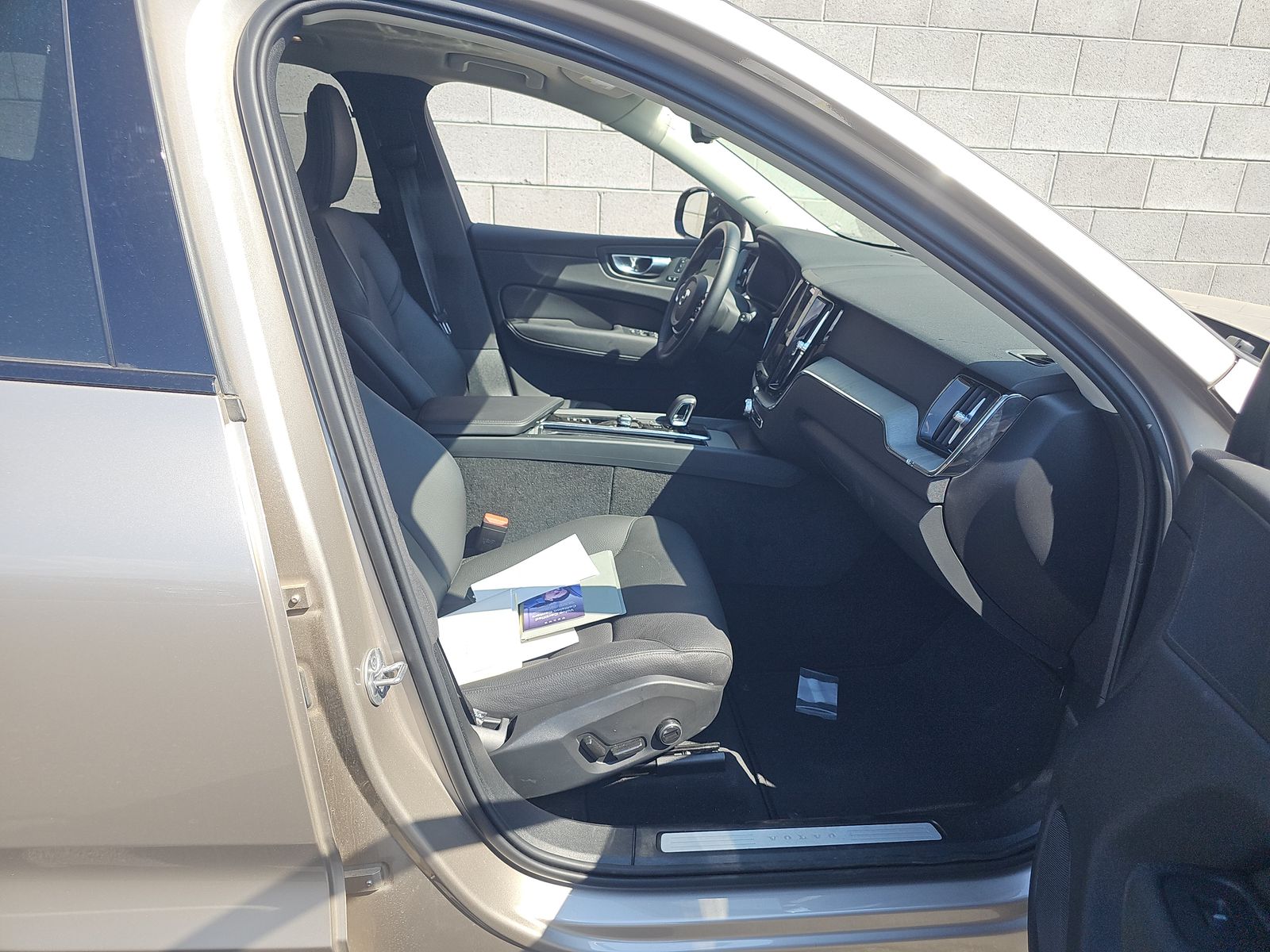 2025 Volvo XC60 B5 Plus AWD