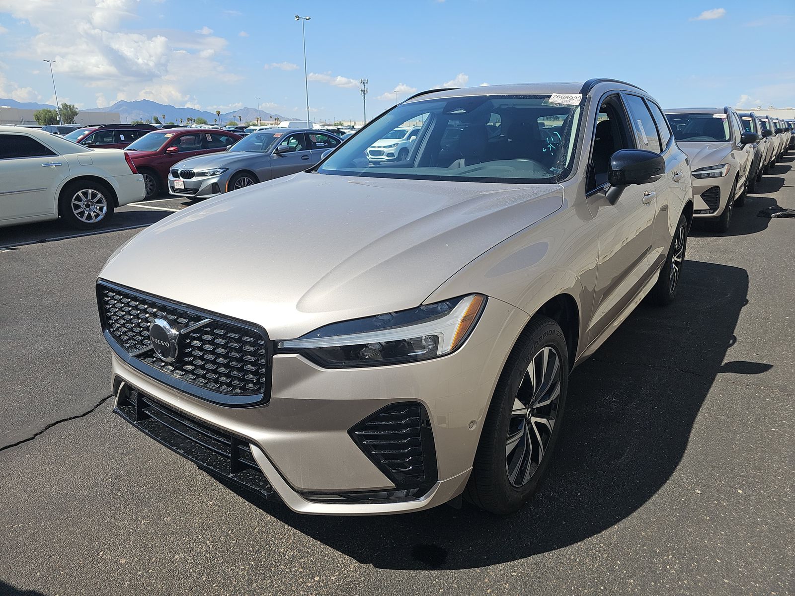 2025 Volvo XC60 B5 Plus AWD