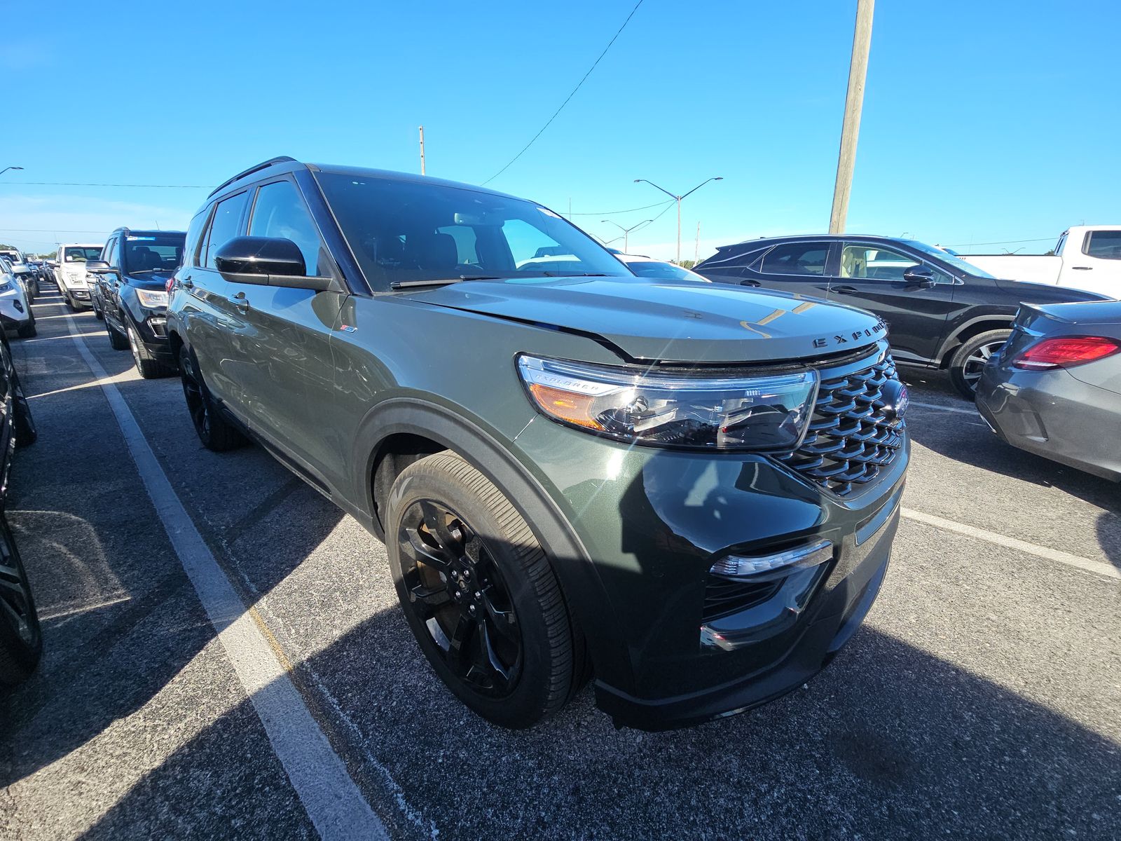 FORD EXPLORER - 4