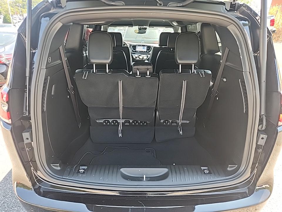 2025 Chrysler Pacifica Select FWD