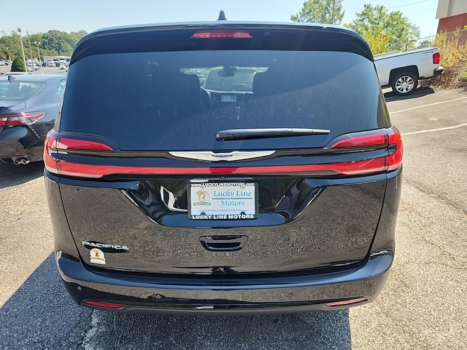 2025 Chrysler Pacifica Select FWD