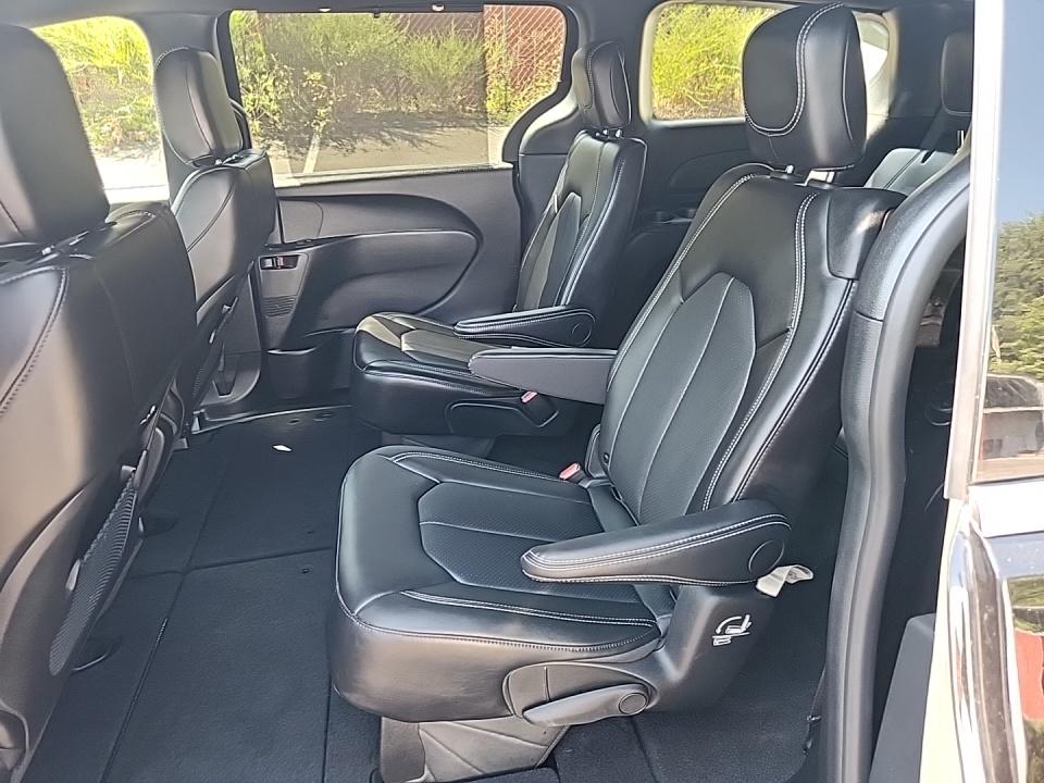 2025 Chrysler Pacifica Select FWD
