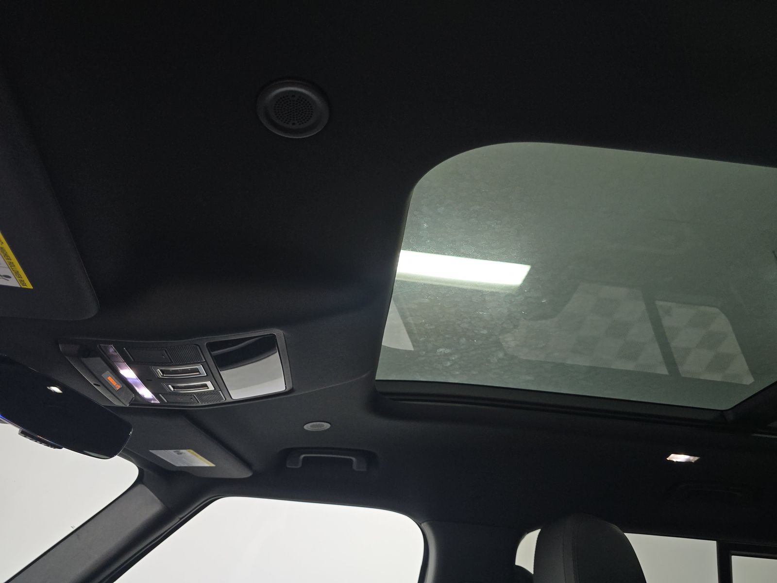 2024 Land Rover Defender 130 X-Dynamic SE AWD