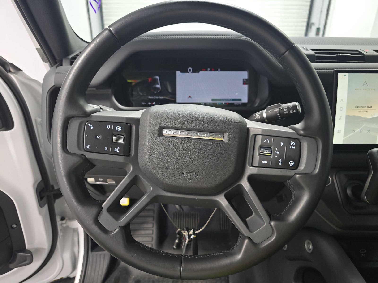 2024 Land Rover Defender 130 X-Dynamic SE AWD