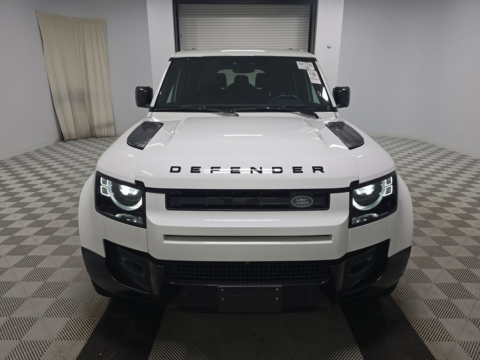 2024 Land Rover Defender 130 X-Dynamic SE AWD