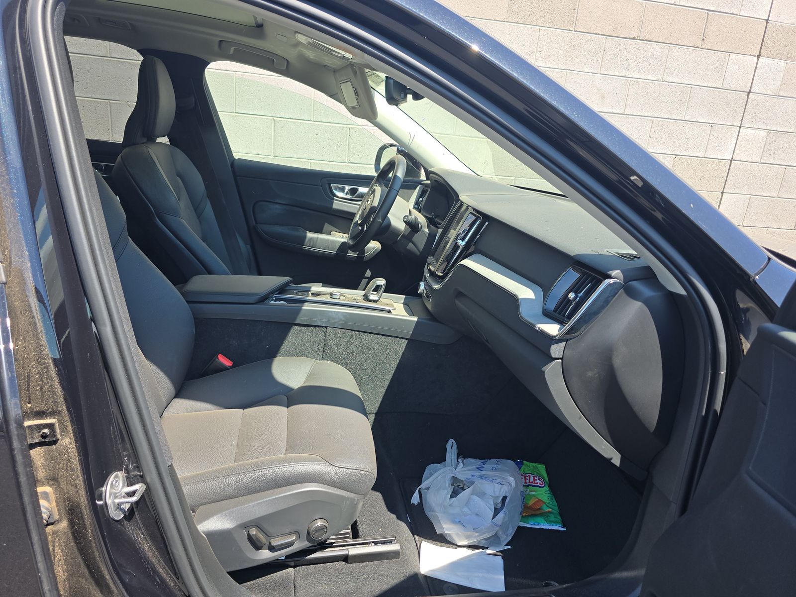 2025 Volvo XC60 B5 Plus AWD