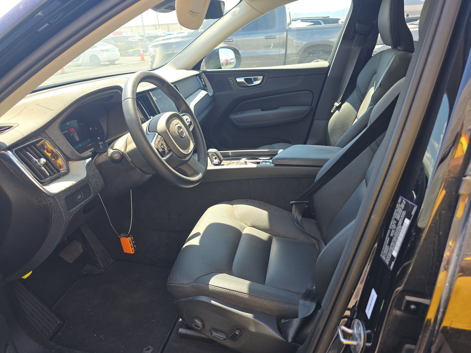 2025 Volvo XC60 B5 Plus AWD