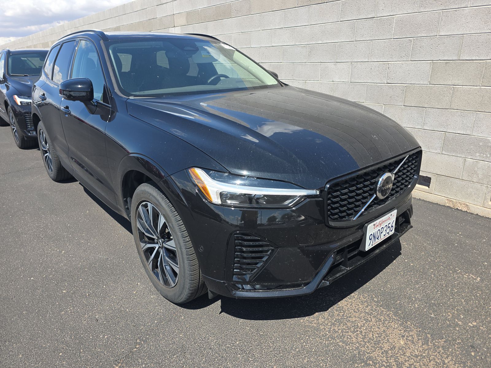 2025 Volvo XC60 B5 Plus AWD