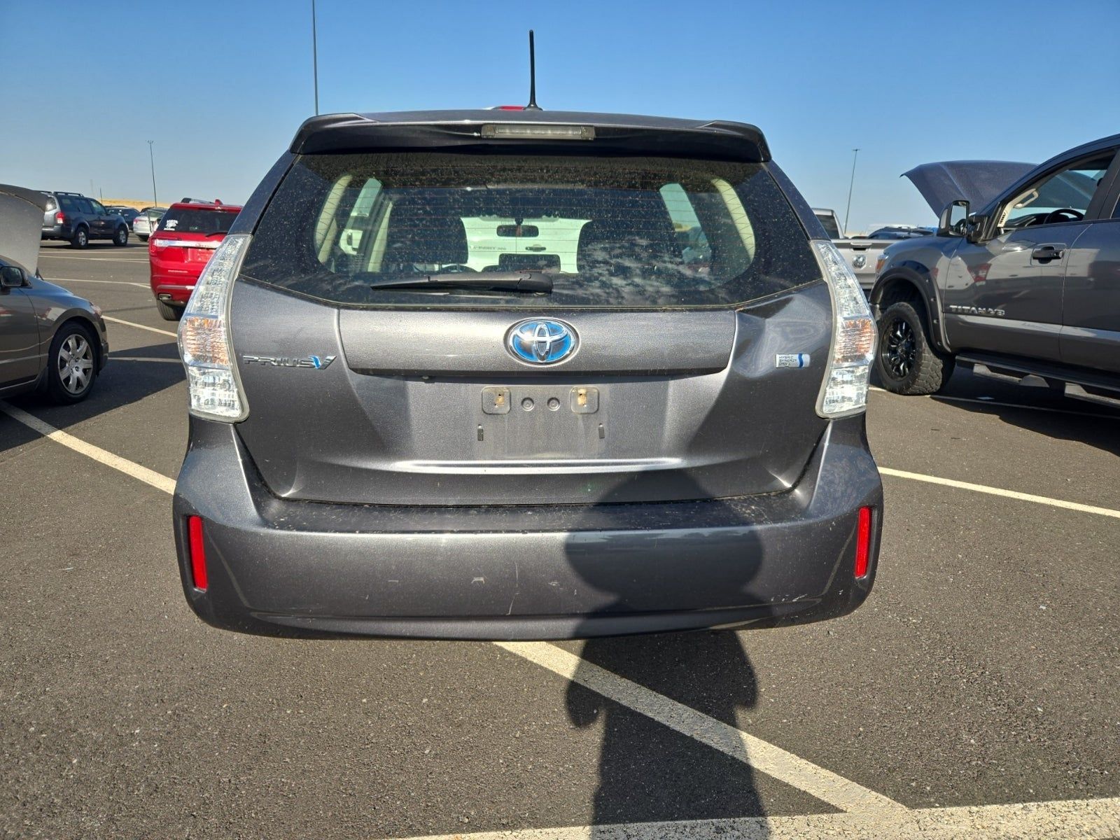 2014 Toyota Prius v Three FWD