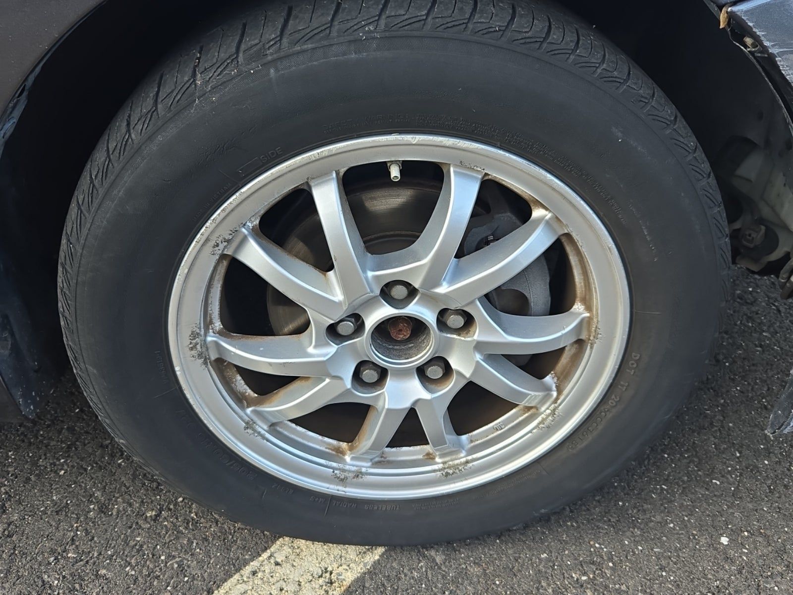 2014 Toyota Prius v Three FWD