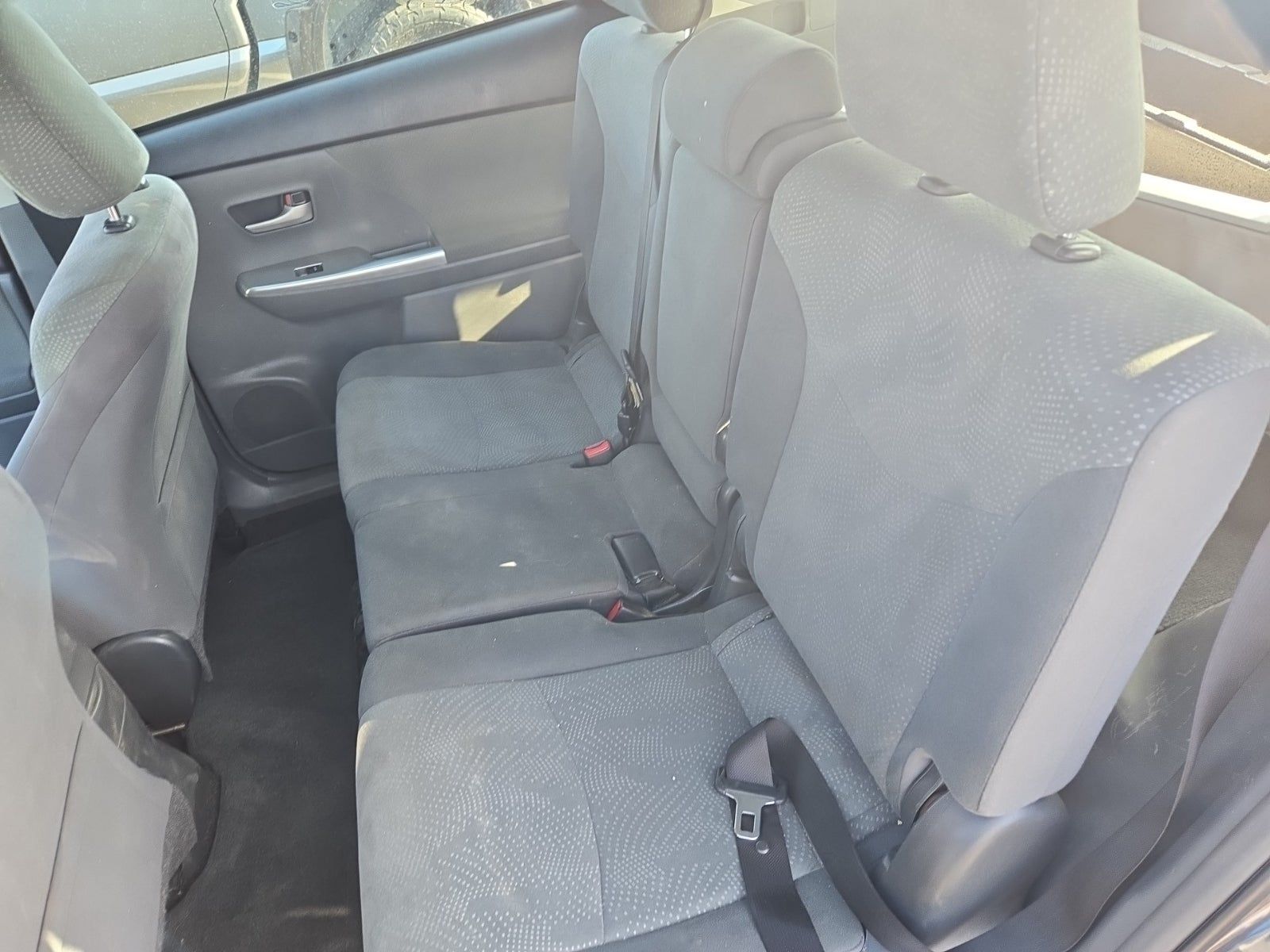 2014 Toyota Prius v Three FWD