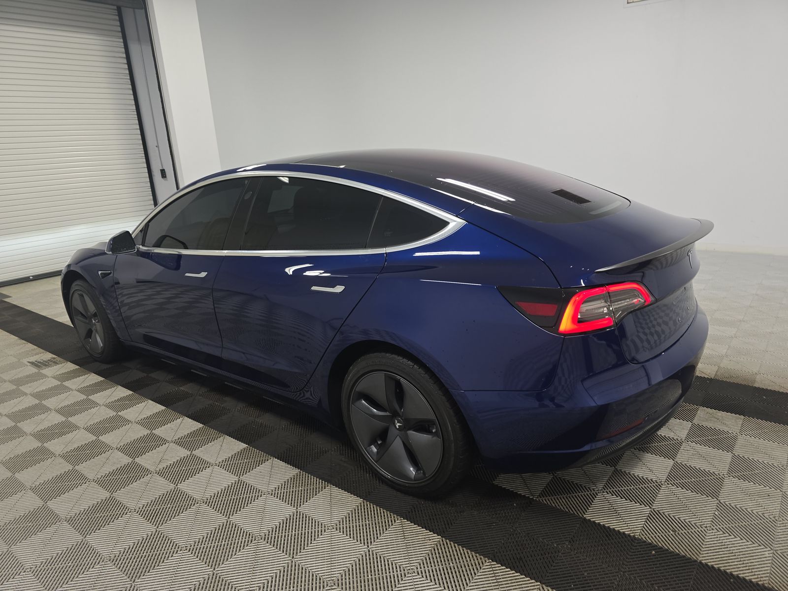 2018 Tesla Model 3 Long Range FWD