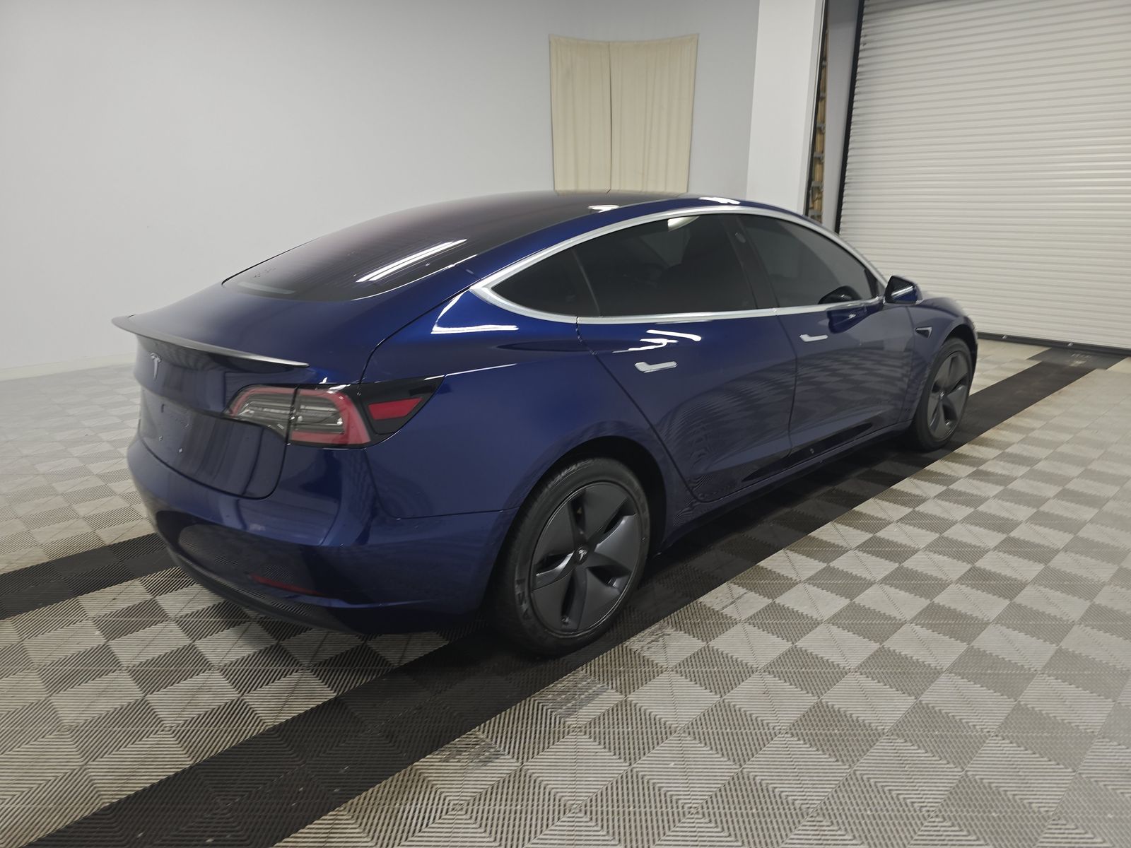 2018 Tesla Model 3 Long Range FWD