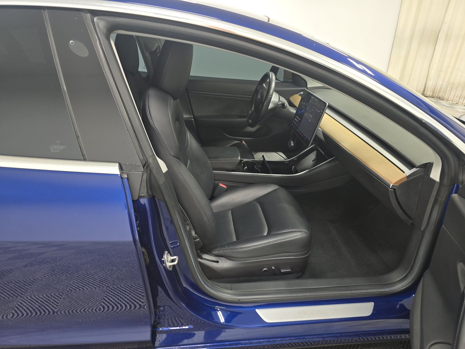 2018 Tesla Model 3 Long Range FWD