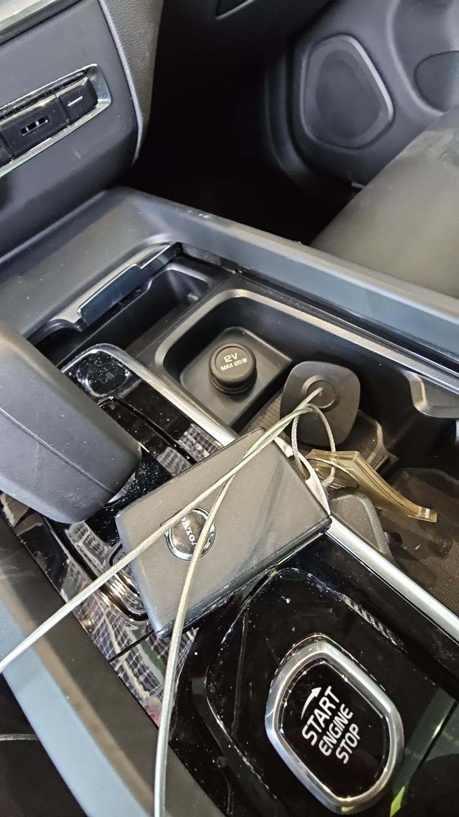 2025 Volvo XC60 B5 Plus AWD