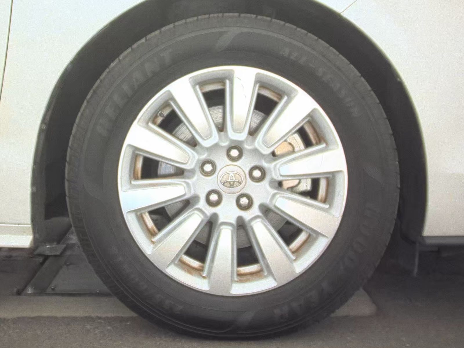 2022 Toyota Sienna XLE FWD