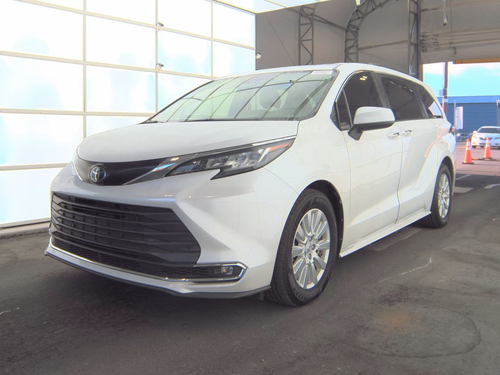 2022 Toyota Sienna XLE FWD