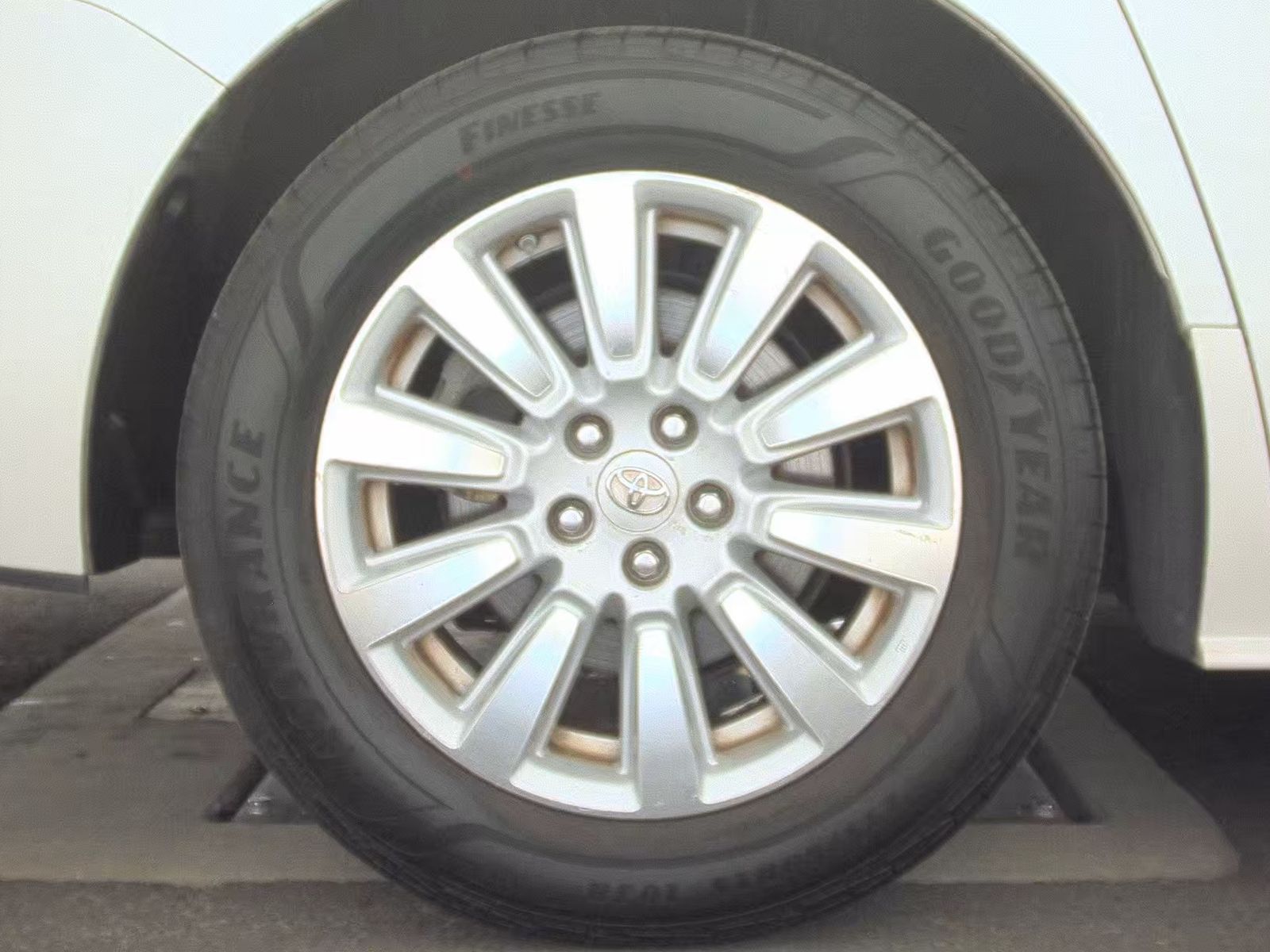 2022 Toyota Sienna XLE FWD