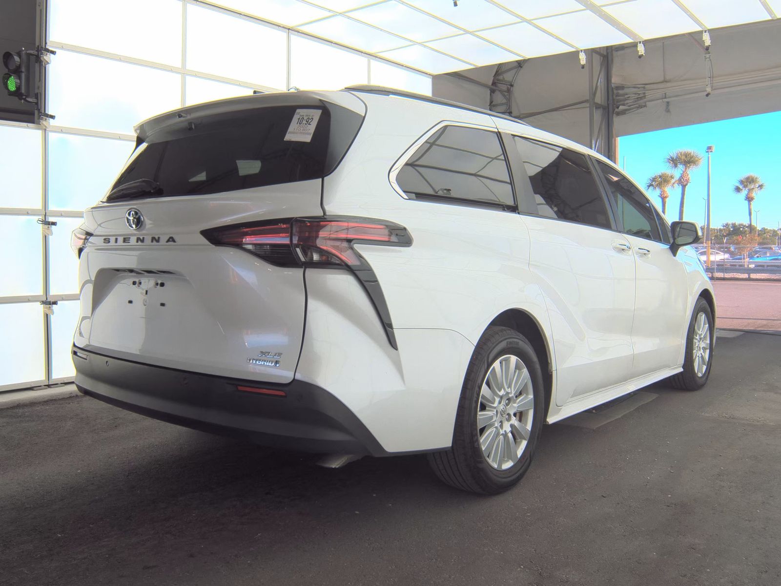 2022 Toyota Sienna XLE FWD
