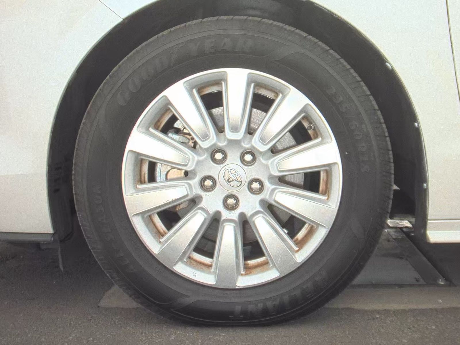 2022 Toyota Sienna XLE FWD