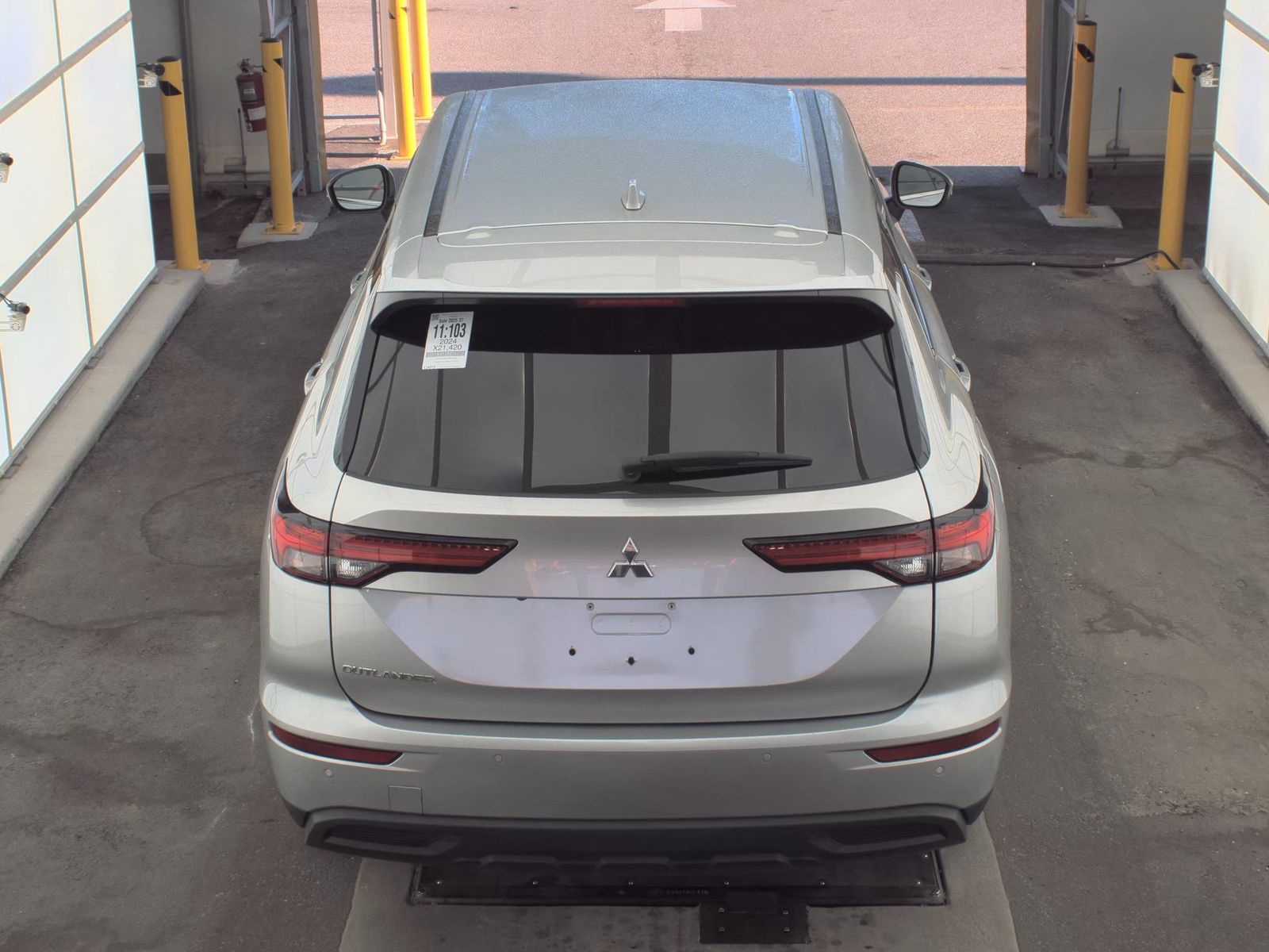 2024 Mitsubishi Outlander ES FWD